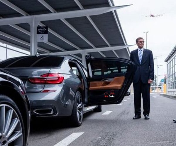 Luxury corporate transportation in Northern Virginia with Mosser Limo executive black car service